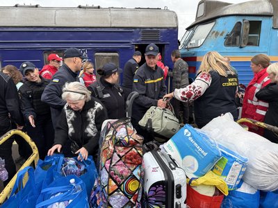 Третій за тиждень: На Рівненщину прибув евакуаційний потяг з Донеччини
