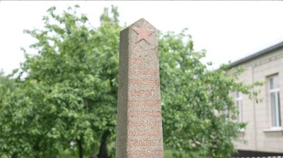 "Сільські легенди – дуже добре, але є історіографія": у селі на Черкащині планують знести пам'ятник голові колгоспу "Сільські легенди – дуже добре, але є історіографія": у селі на Черкащині планують знести пам'ятник голові колгоспу