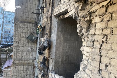 Вибило вікна, горіли будинки й автівки: фото наслідків нічної атаки на Одесу Вибило вікна, горіли будинки й автівки: фото наслідків нічної атаки на Одесу