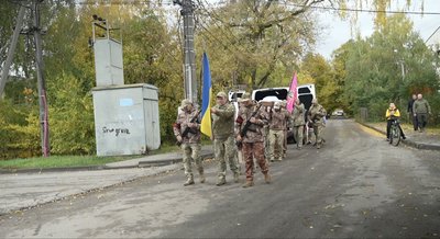 “Я пишаюся своїм сином”: у Сумах провели в останню путь артилериста Андрія Майсурадзе “Я пишаюся своїм сином”: у Сумах провели в останню путь артилериста Андрія Майсурадзе