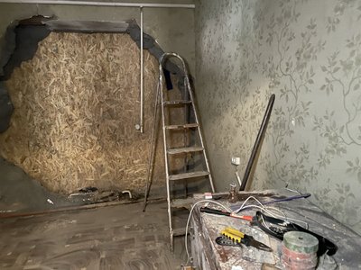 Як у Херсоні відновлюють житло після російських обстрілів