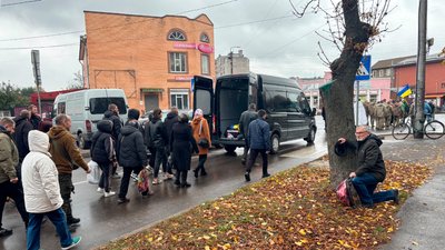 На Чернігівщині попрощалися з бійцями Володимиром Сердюком, Сергієм Калитою, Василем Хлібиком та Михайлом Лазебним На Чернігівщині попрощалися з бійцями Володимиром Сердюком, Сергієм Калитою, Василем Хлібиком та Михайлом Лазебним