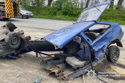 Госпіталізували до лікарні: на Черкащині у ДТП травми отримали троє людей Госпіталізували до лікарні: на Черкащині у ДТП травми отримали троє людей