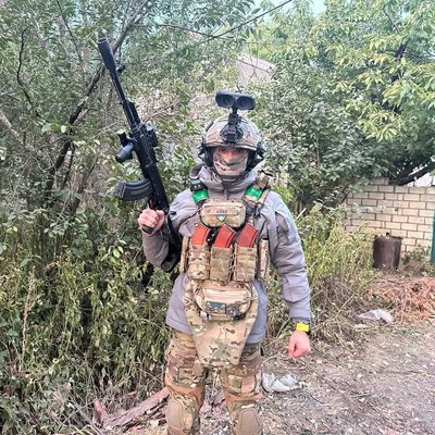 Спецпризначенець поліції Денис Лозовий з Харкова Спецпризначенець поліції Денис Лозовий з Харкова