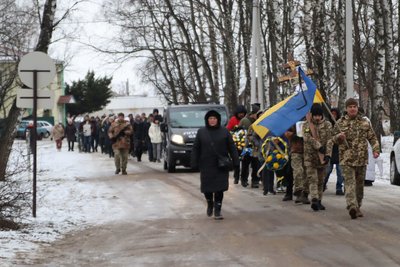 Охтирчани попрощалися з військовослужбовцем Олегом Шелестом Охтирчани попрощалися з військовослужбовцем Олегом Шелестом