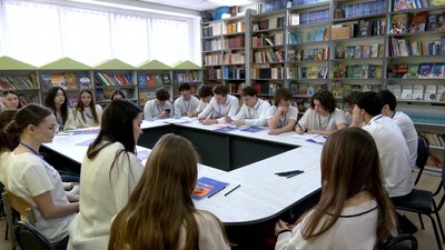 Боротьба із забруденням довкілля: вінницькі школярі виготовляються вощанки Боротьба із забруденням довкілля: вінницькі школярі виготовляються вощанки