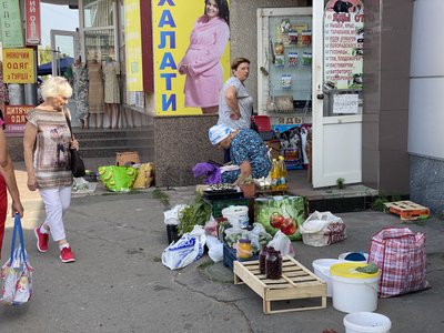 У Полтаві продовжили дозвіл на роботу продавців на вулицях поблизу центрального ринку У Полтаві продовжили дозвіл на роботу продавців на вулицях поблизу центрального ринку