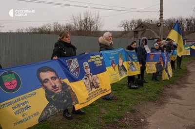 "Дуже тяжко без нього": родина з Одещини чекає вдома зниклого безвісти батька "Дуже тяжко без нього": родина з Одещини чекає вдома зниклого безвісти батька