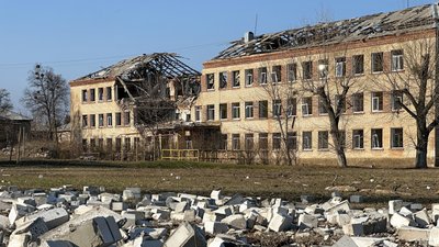 пошкоджена росйськими обстрілами будівля Миколаївка Донецька область 29 січня 2025 рік пошкоджена росйськими обстрілами будівля Миколаївка Донецька область 29 січня 2025 рік