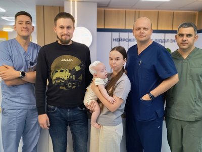 "Впала разом із ним". У Львові врятували 6-місячного хлопчика із черепно-мозковою травмою "Впала разом із ним". У Львові врятували 6-місячного хлопчика із черепно-мозковою травмою