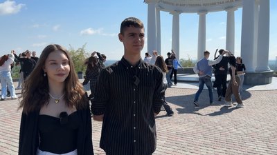 У Полтаві випускники готуються до останнього шкільного вальсу У Полтаві випускники готуються до останнього шкільного вальсу