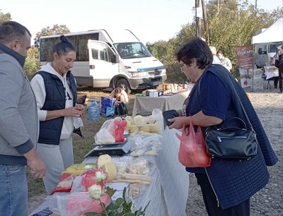 Під час осіннього ярмарку понад 20 підприємців продавали свою продукцію Під час осіннього ярмарку понад 20 підприємців продавали свою продукцію