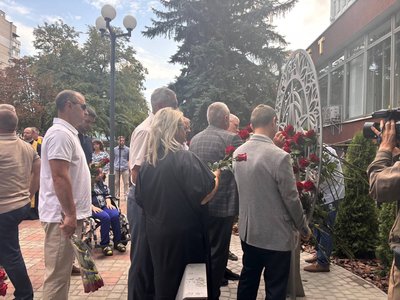 У пам’ять про загиблих студентів та викладачів: у ЧДТУ відкрили меморіальний знак У пам’ять про загиблих студентів та викладачів: у ЧДТУ відкрили меморіальний знак