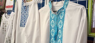 Вчить доньку "українському коду": хмельничанка Оксана Мацькова займається рукоділлям з дитинства Вчить доньку "українському коду": хмельничанка Оксана Мацькова займається рукоділлям з дитинства