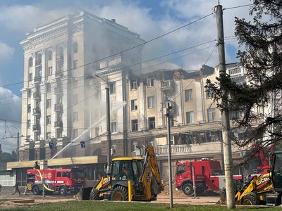 Армія РФ ударила ракетами по Дніпру. Що відбувається на місці подій
