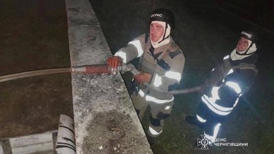 Російські "шахеди" атакували промислове підприємство в Чернігівському районі Російські "шахеди" атакували промислове підприємство в Чернігівському районі