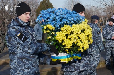 Покладання квітів і спільна молитва: в Одесі провели церемонію пам’яті на Західному кладовищі Покладання квітів і спільна молитва: в Одесі провели церемонію пам’яті на Західному кладовищі