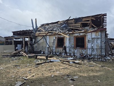 "Ми через двері перелізли і побігли в укриття": як мешканці Шостки пережили комбінований російський удар "Ми через двері перелізли і побігли в укриття": як мешканці Шостки пережили комбінований російський удар