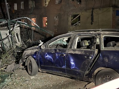 Російська армія вдарила по Сумах, в епіцентрі удару багатоповерхівка, магазин і дорога: загинули люди Російська армія вдарила по Сумах, в епіцентрі удару багатоповерхівка, магазин і дорога: загинули люди