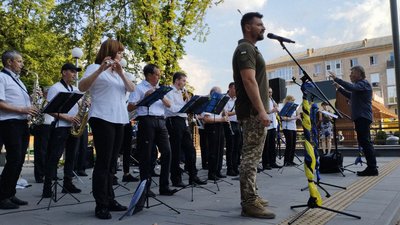 "Мета — 35-40 тисяч". Кропивницькі музиканти збирали гроші на підтримку "Охматдиту" "Мета — 35-40 тисяч". Кропивницькі музиканти збирали гроші на підтримку "Охматдиту"