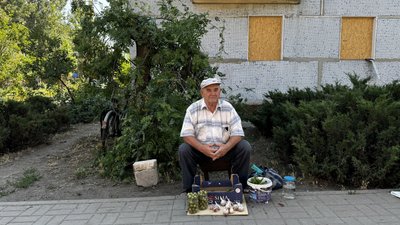 Люди життя евакуація прифронтове місто Курахове Донецька область житель Курахового Віктор Люди життя евакуація прифронтове місто Курахове Донецька область житель Курахового Віктор
