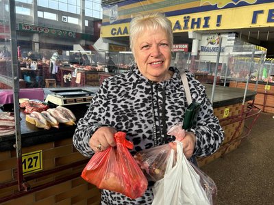 Сало до 450 гривень за кілограм: скільки коштує м’ясо на Житньому ринку в Житомирі Сало до 450 гривень за кілограм: скільки коштує м’ясо на Житньому ринку в Житомирі
