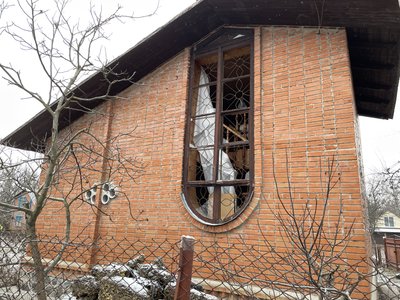 У пошкоджені після атаки БпЛА будинки у Полтаві встановлять нові вікна
