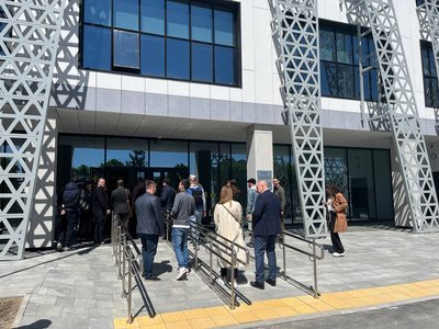 Вшанували "Янголів перемоги": делегація іноземних посадовців побувала в Мощуні на Київщині Вшанували "Янголів перемоги": делегація іноземних посадовців побувала в Мощуні на Київщині