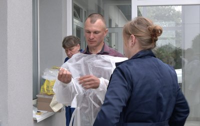 Диких тварин побільшало: ветеринари на Волині розкладають вакцину проти сказу Диких тварин побільшало: ветеринари на Волині розкладають вакцину проти сказу