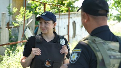 "Я вірю в те, що ми робимо корисну справу": психологиня Вікторія Слотіна-Чорна про евакуацію людей з прифронтових громад "Я вірю в те, що ми робимо корисну справу": психологиня Вікторія Слотіна-Чорна про евакуацію людей з прифронтових громад