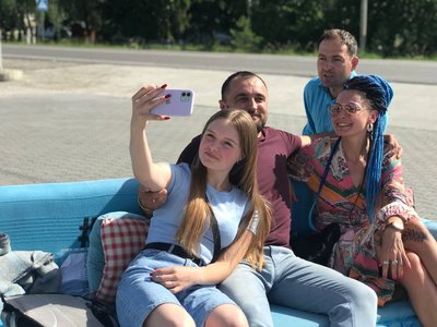 Аркадій Фішман, Диван на колесах, винахідник збирає гроші для ЗСУ Аркадій Фішман, Диван на колесах, винахідник збирає гроші для ЗСУ