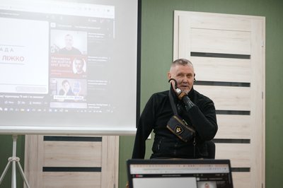 Ветеран Олександр Терещенко під час презентації Ветеран Олександр Терещенко під час презентації