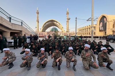 В Ірані розпочалась багатоденна церемонія похоронів аятоли Алі Хаменеї В Ірані розпочалась багатоденна церемонія похоронів аятоли Алі Хаменеї