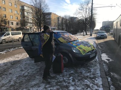 В перший день роботи нового гучномовця в Житомирі, люди вийшли на акцію пам'яті В перший день роботи нового гучномовця в Житомирі, люди вийшли на акцію пам'яті