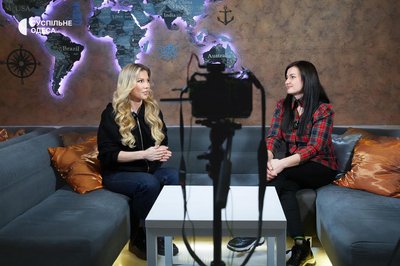Альона Омаргалієва: війна, шлюб та чому не вірить у відносини на відстані| "Свої люди" Альона Омаргалієва: війна, шлюб та чому не вірить у відносини на відстані| "Свої люди"