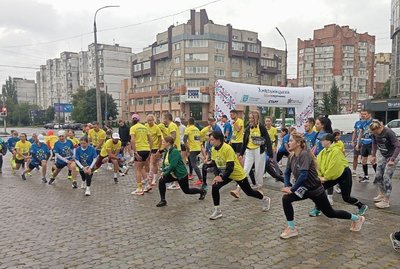 Перед забігом провели руханку Перед забігом провели руханку