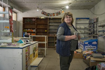 Після ударів КАБами у прифронтовій Новопавлівці на Дніпропетровщині майже не лишилось магазинів Після ударів КАБами у прифронтовій Новопавлівці на Дніпропетровщині майже не лишилось магазинів