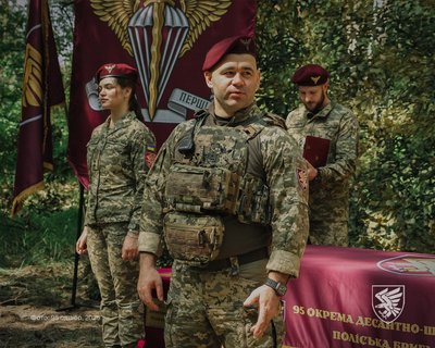 Десантники житомирської 95 бригади отримали державні та бригадні нагороди Десантники житомирської 95 бригади отримали державні та бригадні нагороди