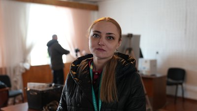 “Не всі можуть з’їздити в Суми”: мобільний сервісний центр МВС працював у В. Чернеччині “Не всі можуть з’їздити в Суми”: мобільний сервісний центр МВС працював у В. Чернеччині