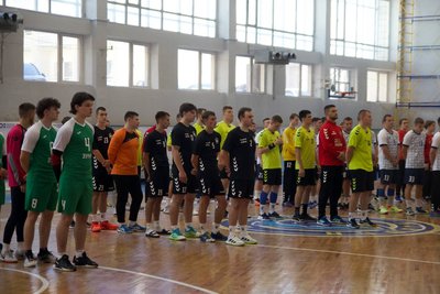 Сум'яни стартували на гандбольному турнірі у Києві Сум'яни стартували на гандбольному турнірі у Києві