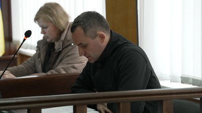 Мав подарунковий годинник від Пшонки: у Чернігові судять експрокурора, обвинуваченого в підготовці вбивств військових Мав подарунковий годинник від Пшонки: у Чернігові судять експрокурора, обвинуваченого в підготовці вбивств військових