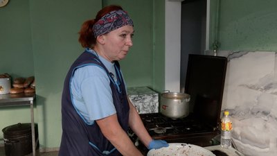 Замість іржавої плити — сучасна: у Новгород-Сіверському терцентрі соцобслуговування відремонтували харчоблок Замість іржавої плити — сучасна: у Новгород-Сіверському терцентрі соцобслуговування відремонтували харчоблок