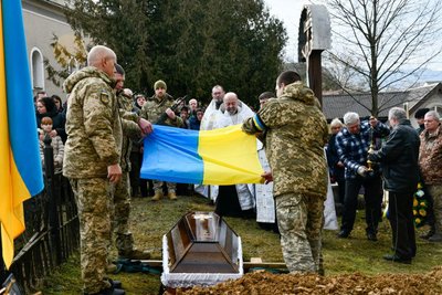 На Закарпатті попрощалися із захисником Михайлом Скубеничем На Закарпатті попрощалися із захисником Михайлом Скубеничем