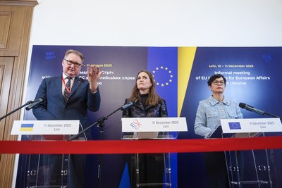 Віцепремʼєр із питань європейської та євроатлантичної інтеграції Тарас Качка, міністерка європейських справ Данії Марі Б'єрре та Єврокомісарка з питань розширення ЄС Марта Кос у Львові, 11 грудня 2025 року Віцепремʼєр із питань європейської та євроатлантичної інтеграції Тарас Качка, міністерка європейських справ Данії Марі Б'єрре та Єврокомісарка з питань розширення ЄС Марта Кос у Львові, 11 грудня 2025 року