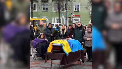 "Відданий службі і своїм побратимам": із полковником Віталієм Данчуком попрощалися у Рівному "Відданий службі і своїм побратимам": із полковником Віталієм Данчуком попрощалися у Рівному