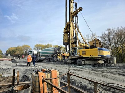 На Житомирщині будують новий міст через річку Ібр: що відомо про реконструкцію автошляху Н-03 На Житомирщині будують новий міст через річку Ібр: що відомо про реконструкцію автошляху Н-03