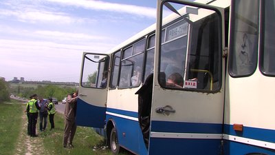 Операція "Маячок": у Рівному поліцейські перевіряли чи пропускають водії "швидку" Операція "Маячок": у Рівному поліцейські перевіряли чи пропускають водії "швидку"
