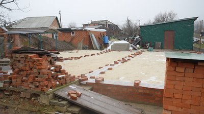 "Дома є дома, буду тут до останнього": як живуть мешканці села Великий Бобрик під час війни "Дома є дома, буду тут до останнього": як живуть мешканці села Великий Бобрик під час війни