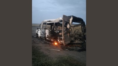 пошкоджений автобус пошкоджений автобус