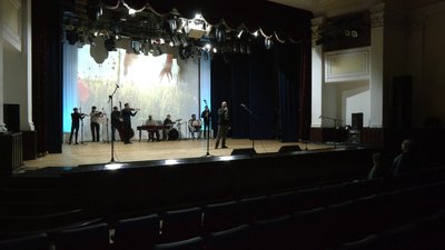Поєднує службу й творчість. Вокаліст кропивницької філармонії служить у бригаді тероборони Поєднує службу й творчість. Вокаліст кропивницької філармонії служить у бригаді тероборони